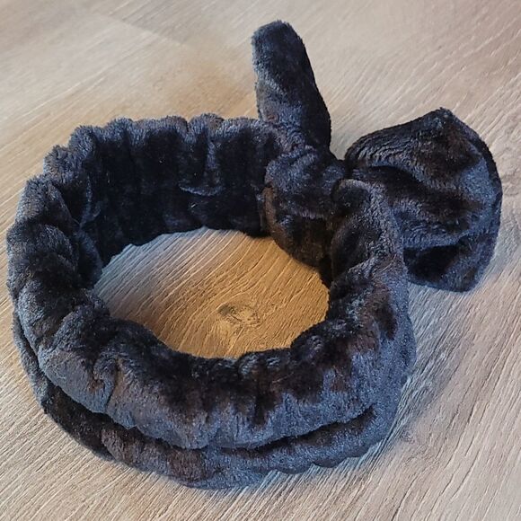 Black Bow Headband Hair Accessory - Picture 2 of 4